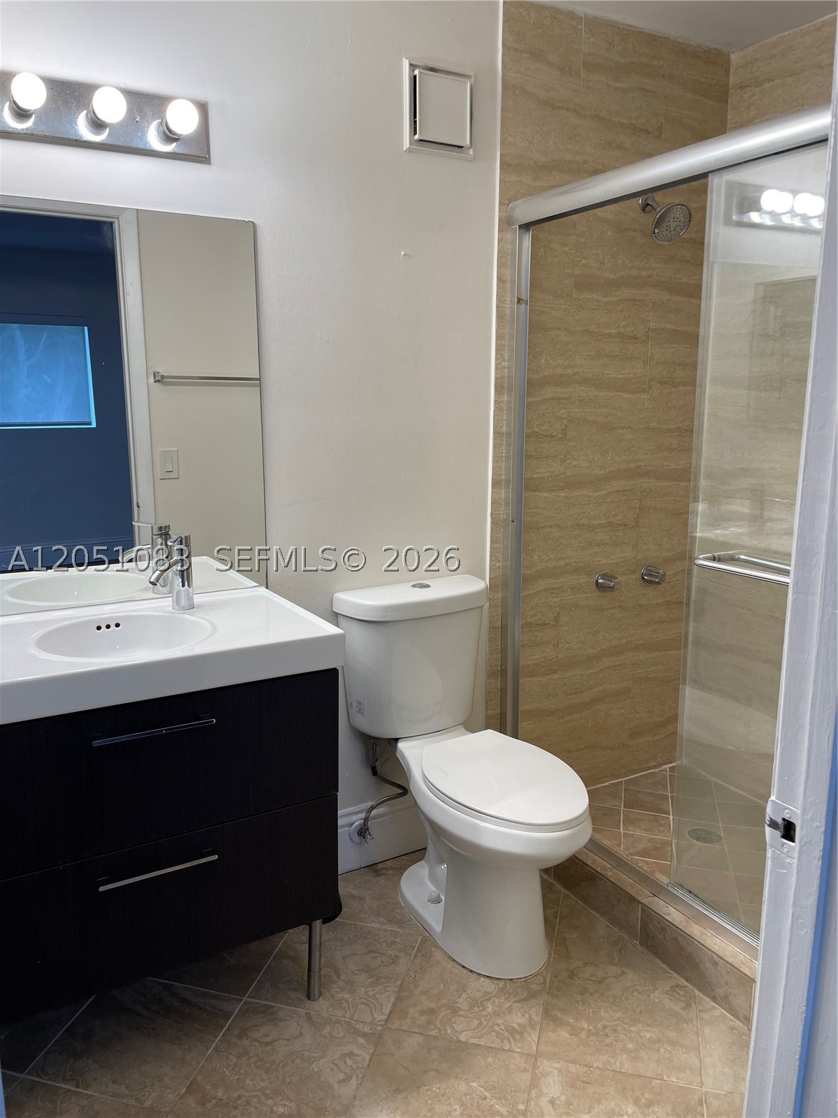 PALMS OF PEMBROKE CONDO - Residential Lease