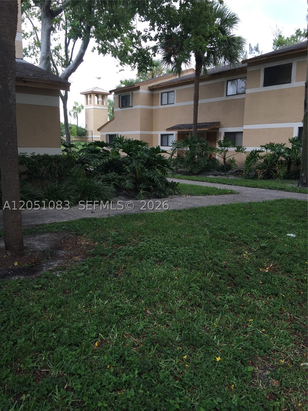 PALMS OF PEMBROKE CONDO - Residential Lease