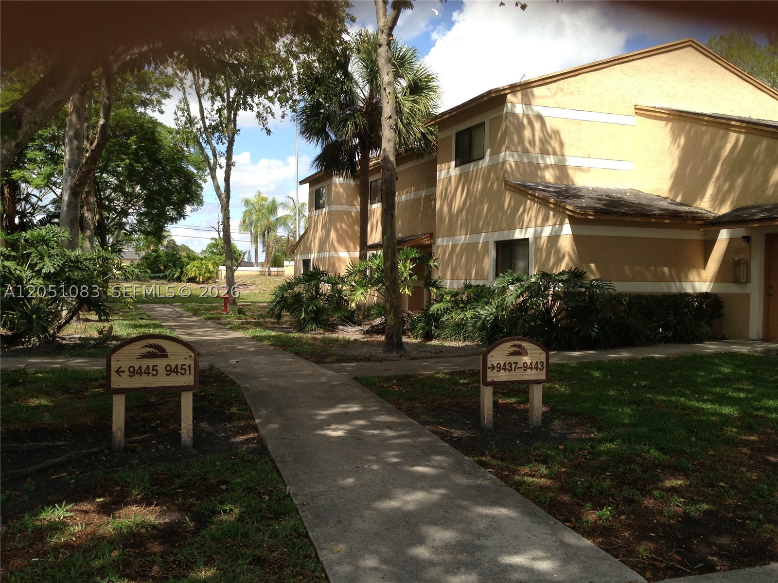 PALMS OF PEMBROKE CONDO - Residential Lease
