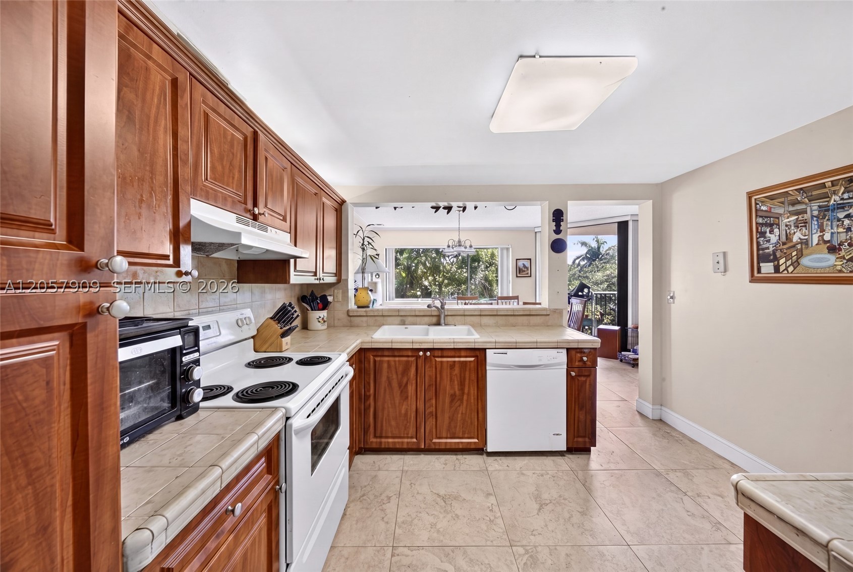 SEC 48 ATRIUMS AT SNAPPER - Residential