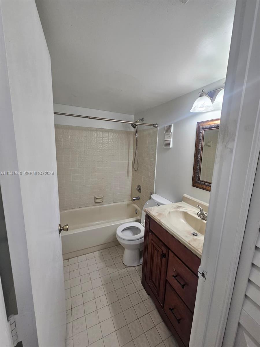 JACARANDA HEIGHTS CONDO - Residential