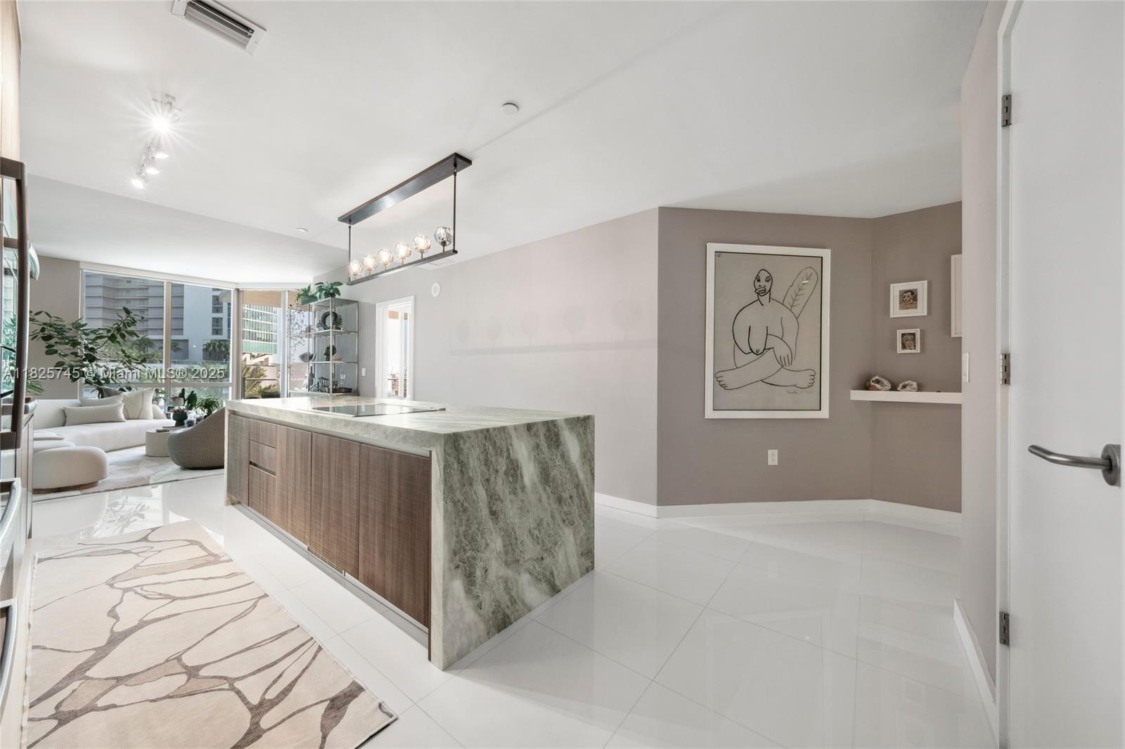 PARAMOUNT MIAMI WORLDCENT - Residential Lease