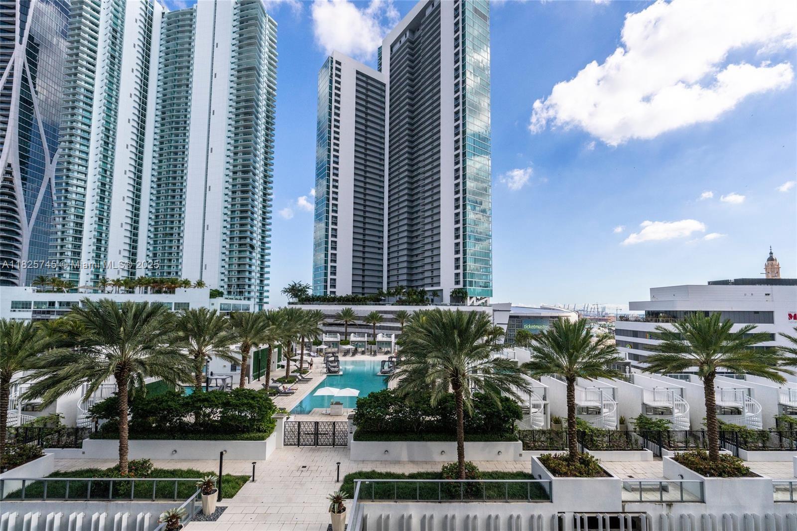 PARAMOUNT MIAMI WORLDCENT - Residential Lease