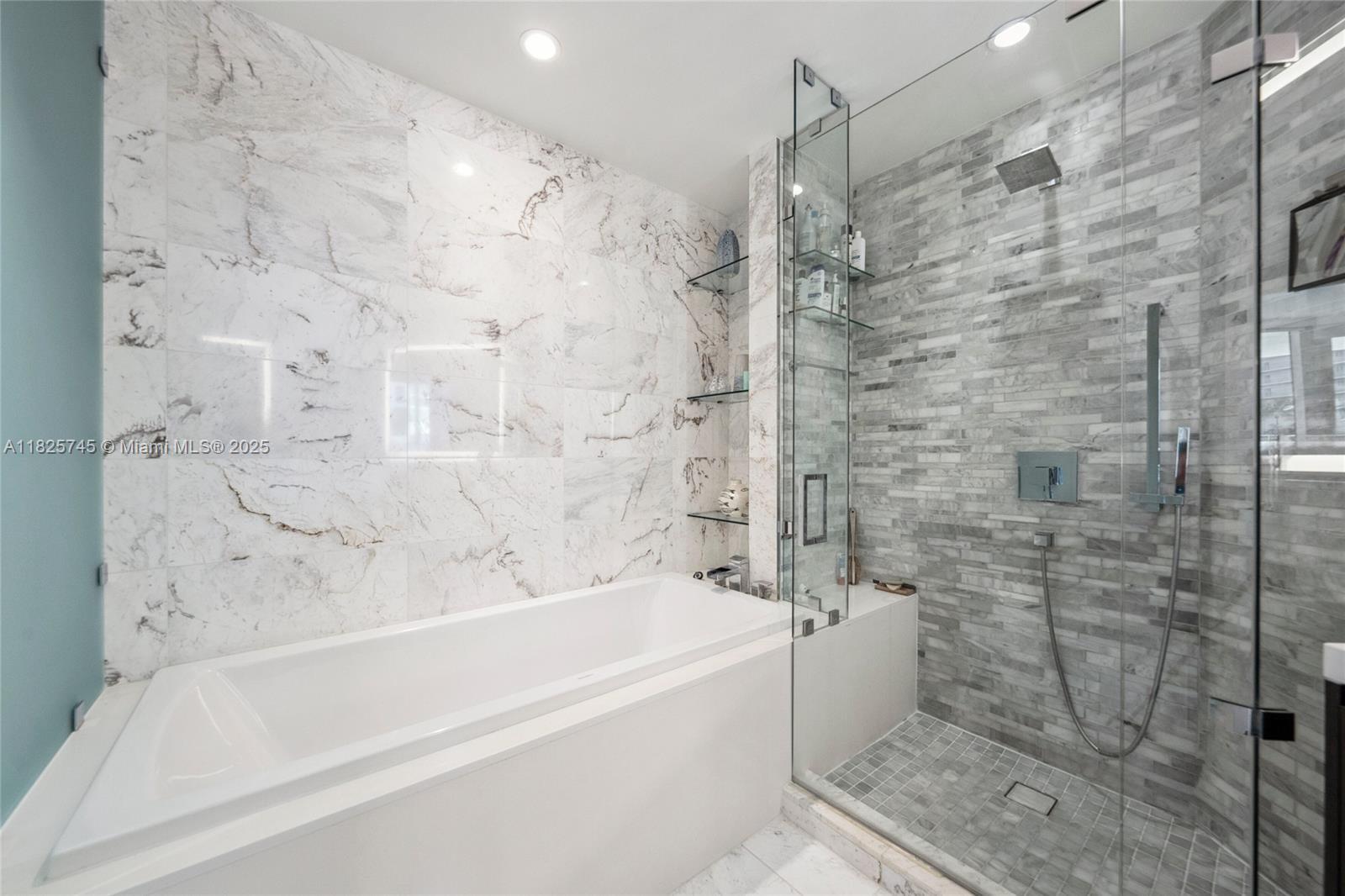 PARAMOUNT MIAMI WORLDCENT - Residential Lease