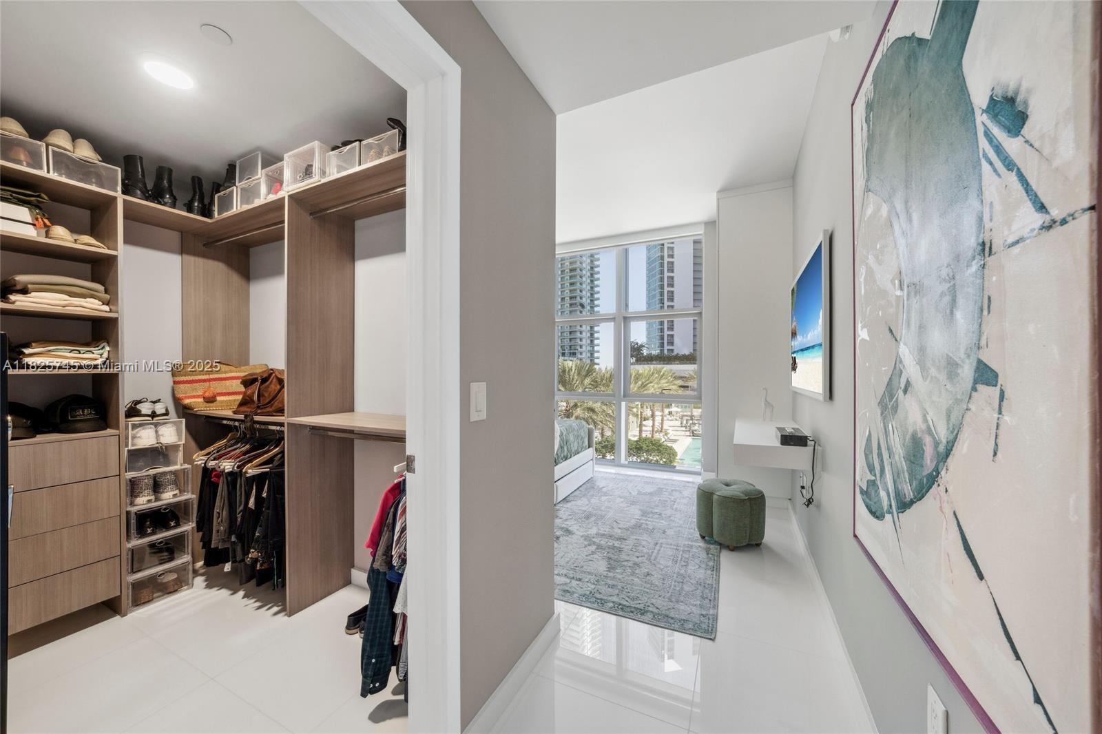 PARAMOUNT MIAMI WORLDCENT - Residential Lease