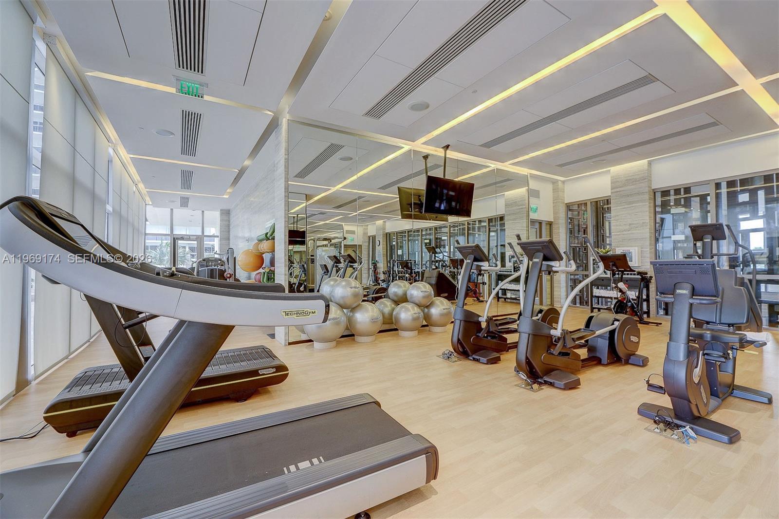 BAL HARBOUR NORTH SOUTH C - Residential Lease