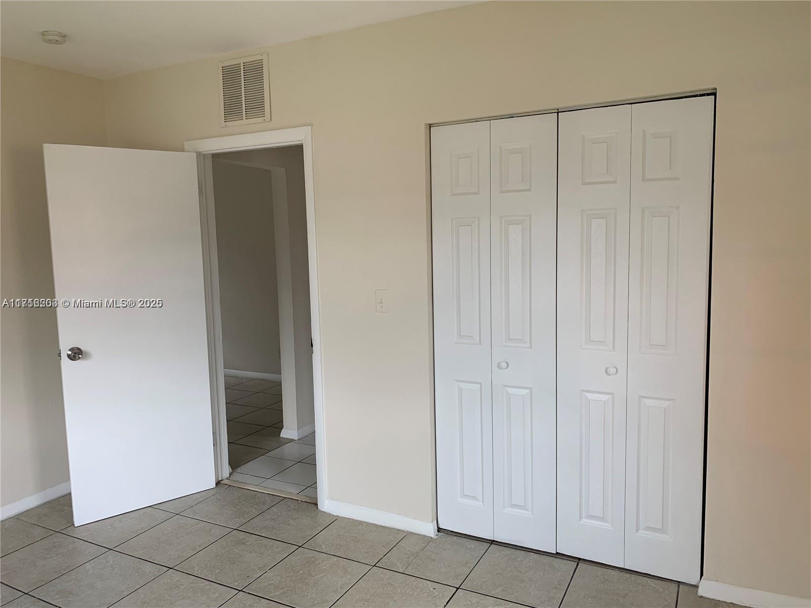 ROYAL PALM GARDENS - Residential