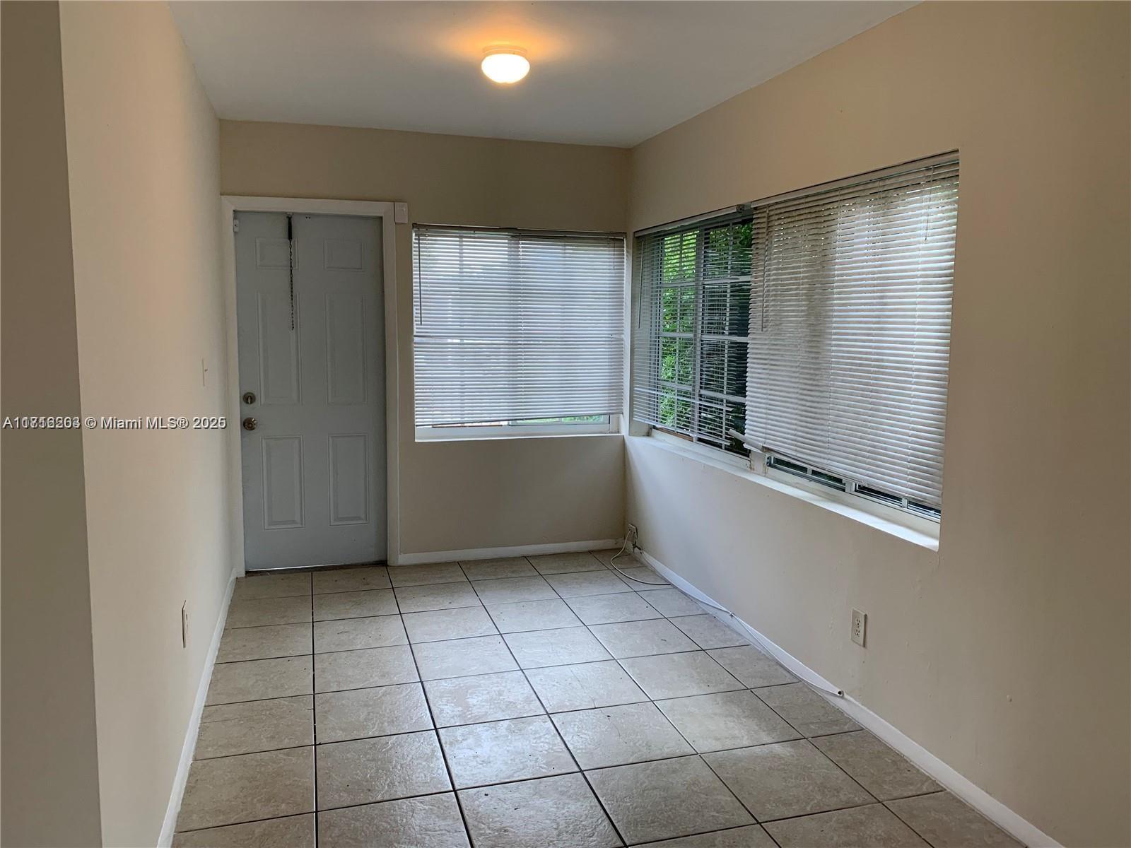 ROYAL PALM GARDENS - Residential