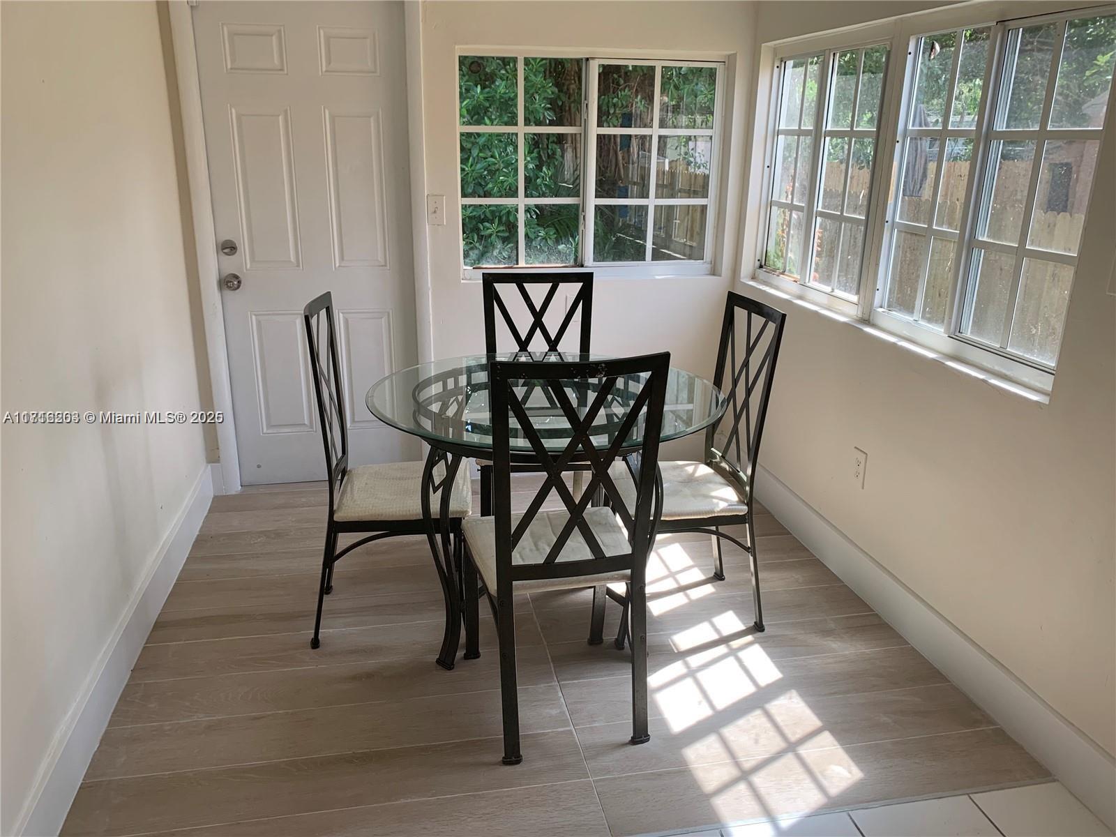 ROYAL PALM GARDENS - Residential