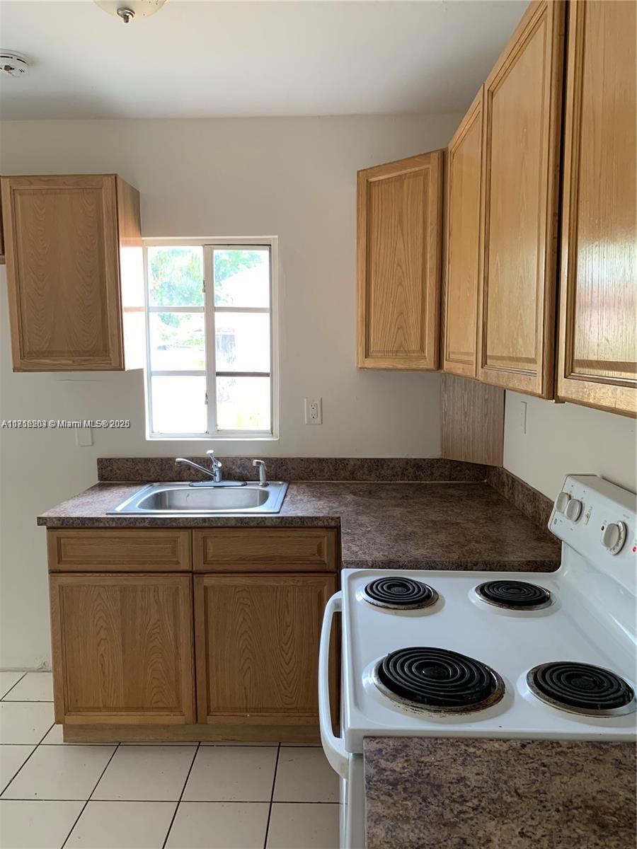 ROYAL PALM GARDENS - Residential