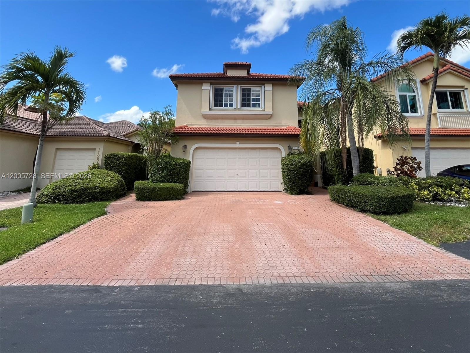 DORAL LANDINGS EAST - Residential
