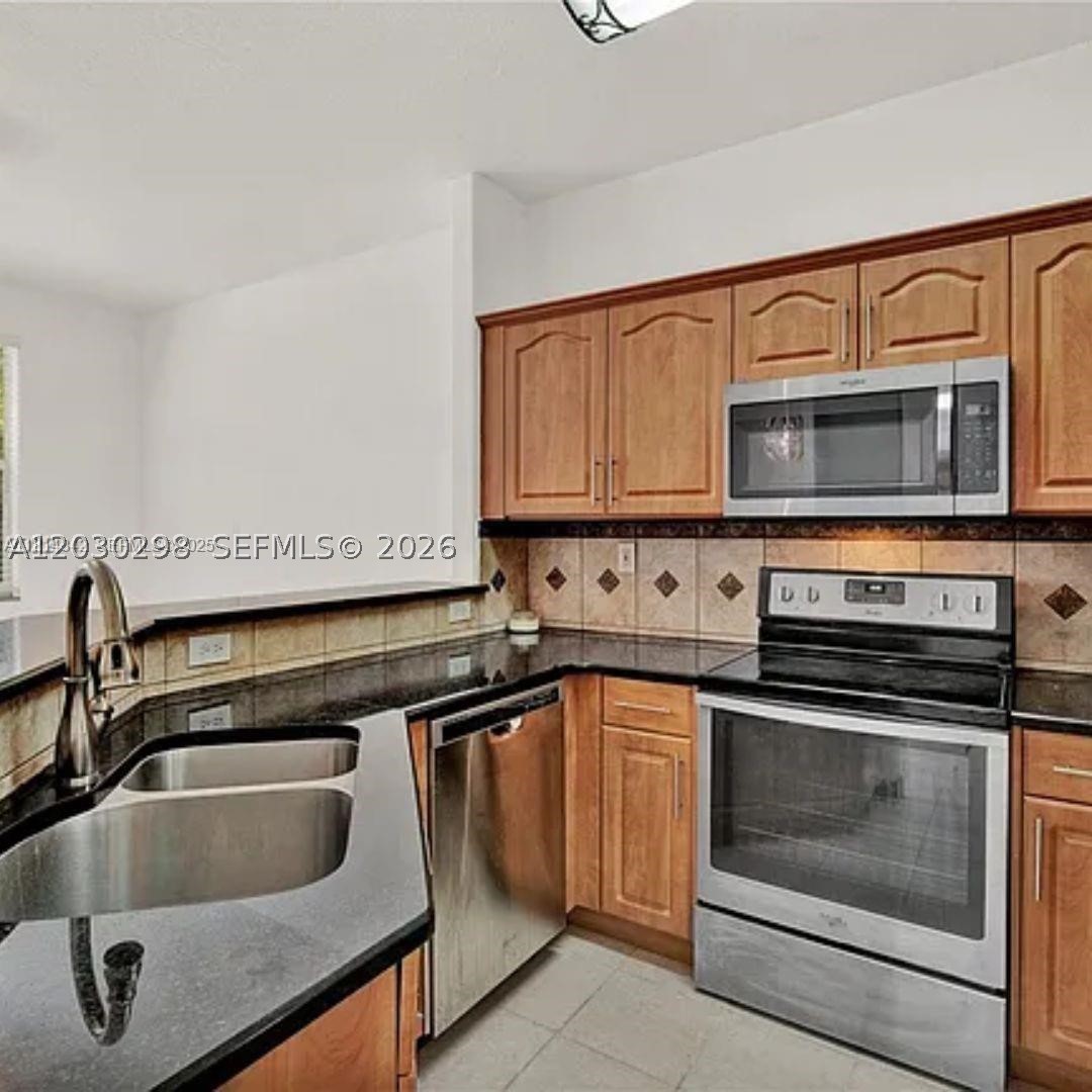 ISLAND AT DORAL 1ST ADDN - Residential Lease