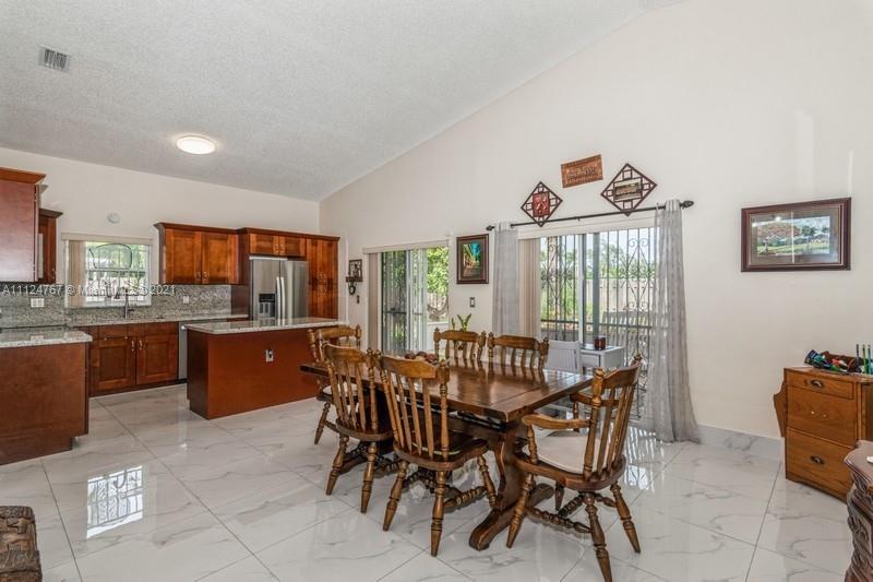 BISCAYNE POINT SOUTH - Residential