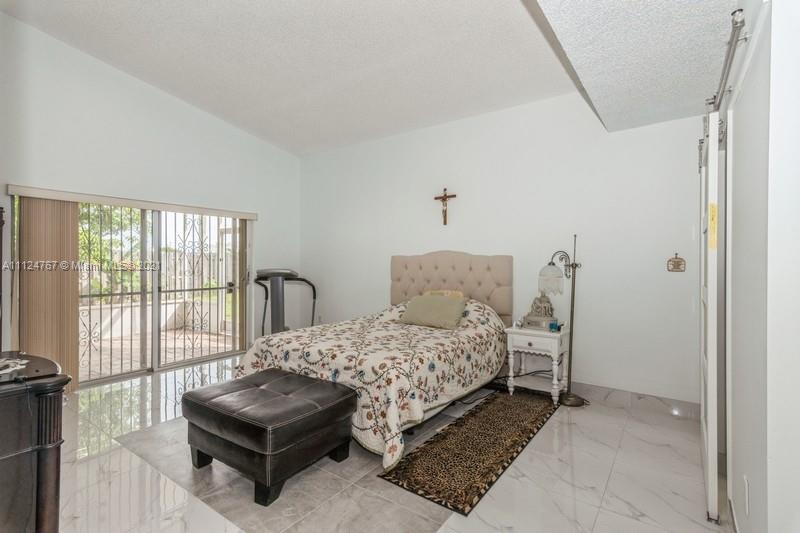BISCAYNE POINT SOUTH - Residential