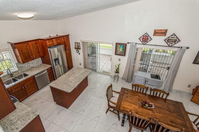 BISCAYNE POINT SOUTH - Residential