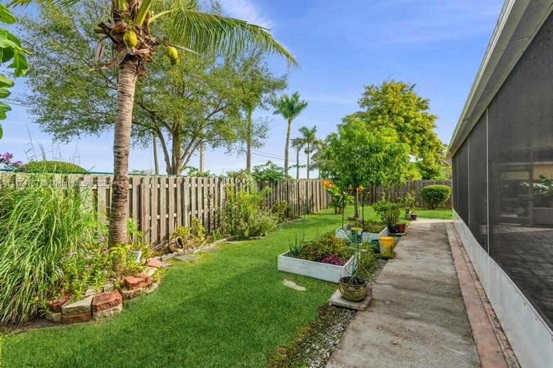 BISCAYNE POINT SOUTH - Residential