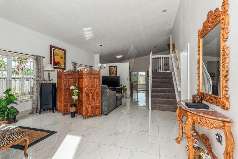 BISCAYNE POINT SOUTH - Residential
