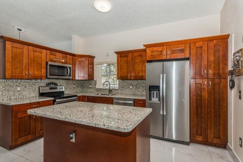 BISCAYNE POINT SOUTH - Residential