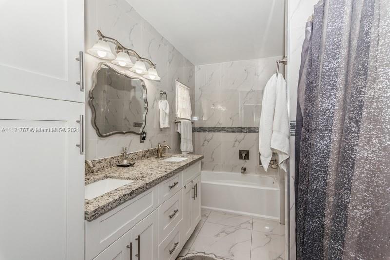 BISCAYNE POINT SOUTH - Residential