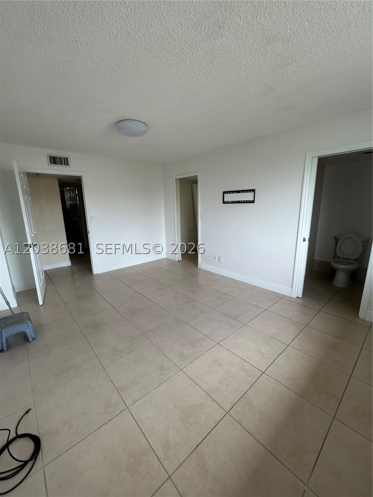 COUNTRY LANE CONDO #1 - Residential Lease