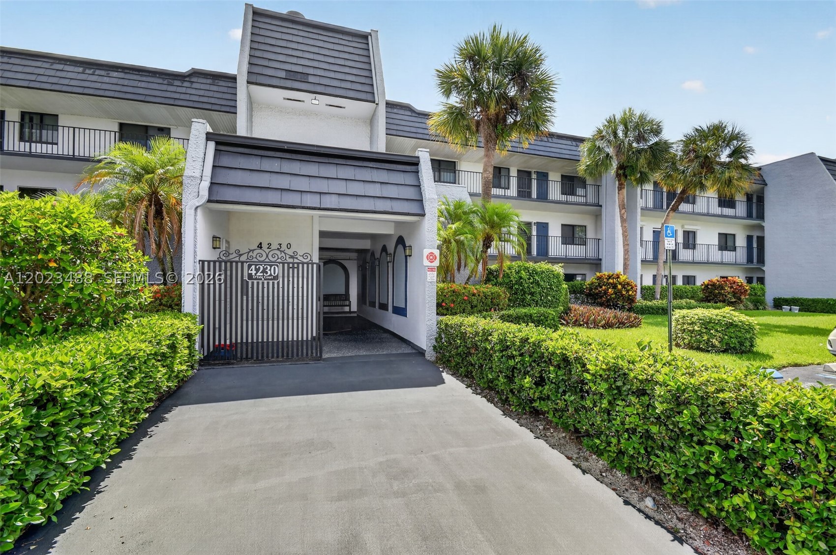 FOUNTAINS OF PALM BEACH C - Residential
