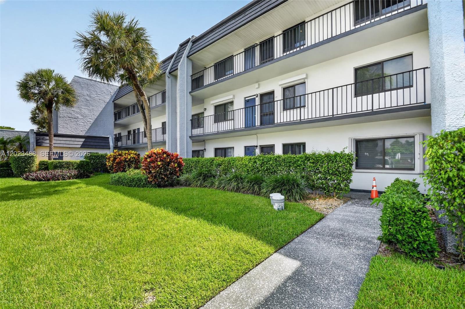 FOUNTAINS OF PALM BEACH C - Residential