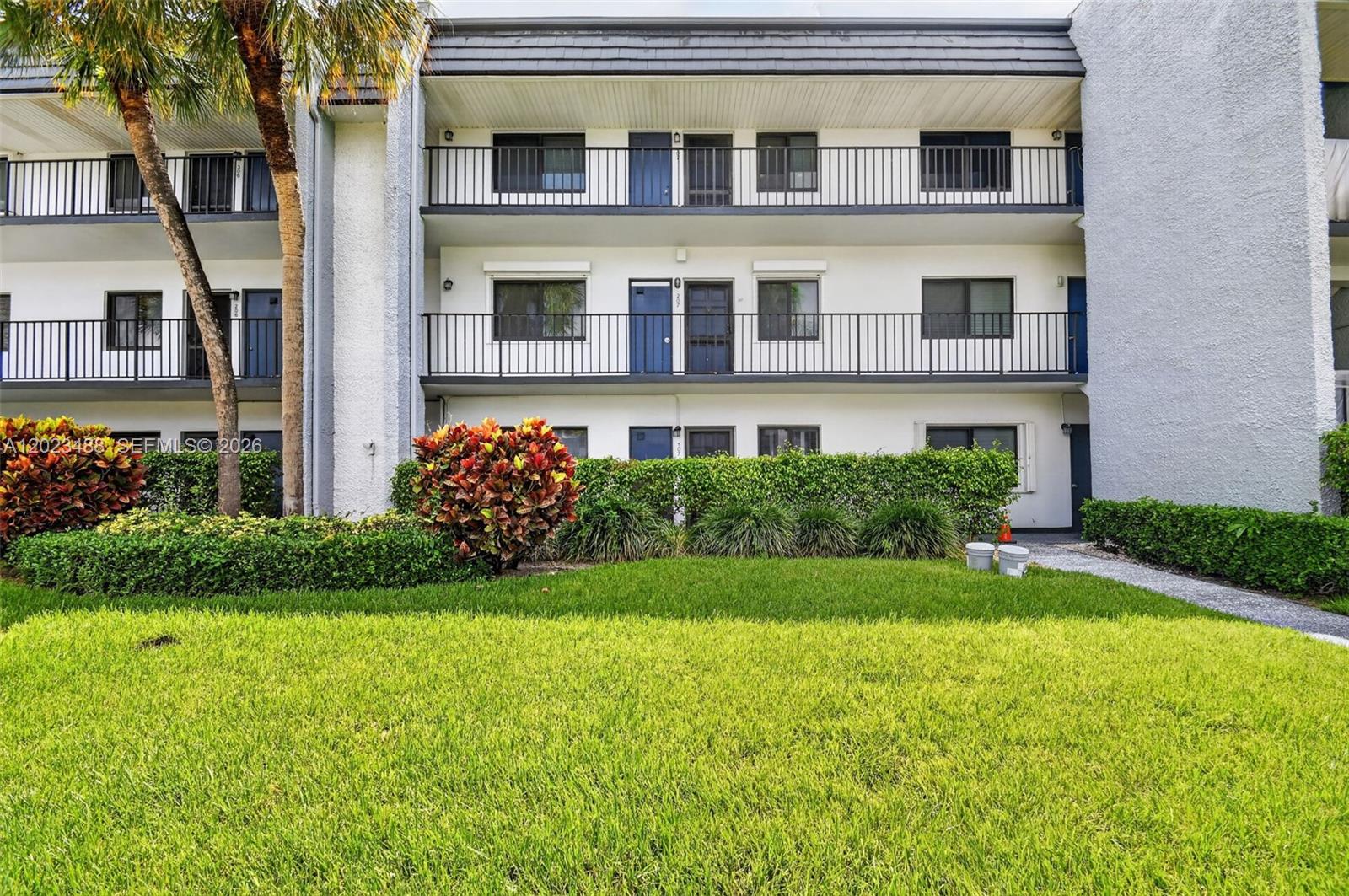 FOUNTAINS OF PALM BEACH C - Residential