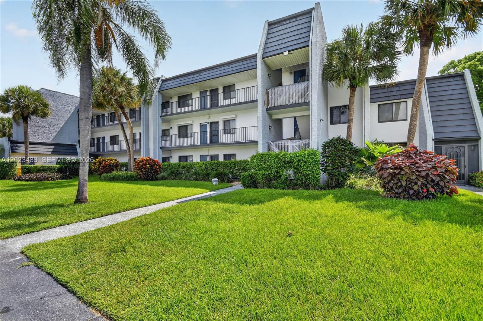 FOUNTAINS OF PALM BEACH C - Residential