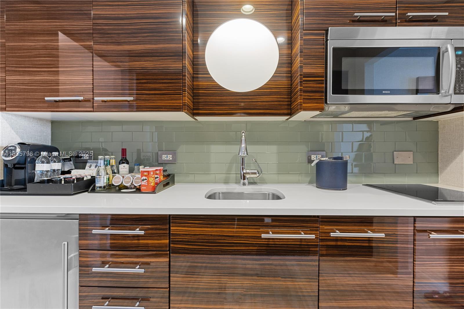 551 FLB CONDOMINIUM HOTEL - Residential