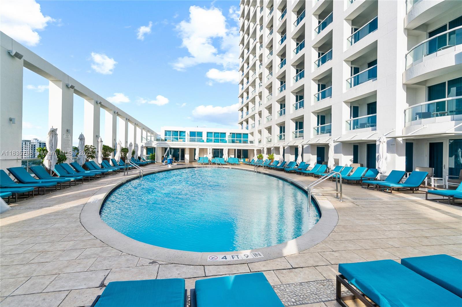 551 FLB CONDOMINIUM HOTEL - Residential