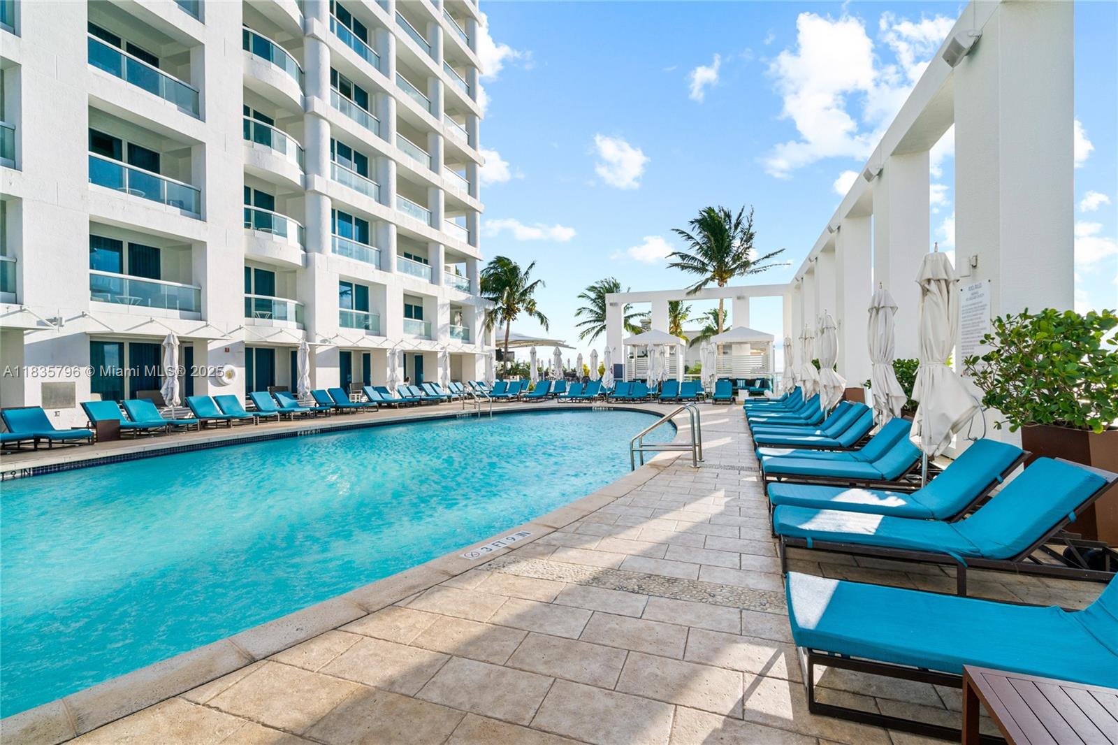 551 FLB CONDOMINIUM HOTEL - Residential