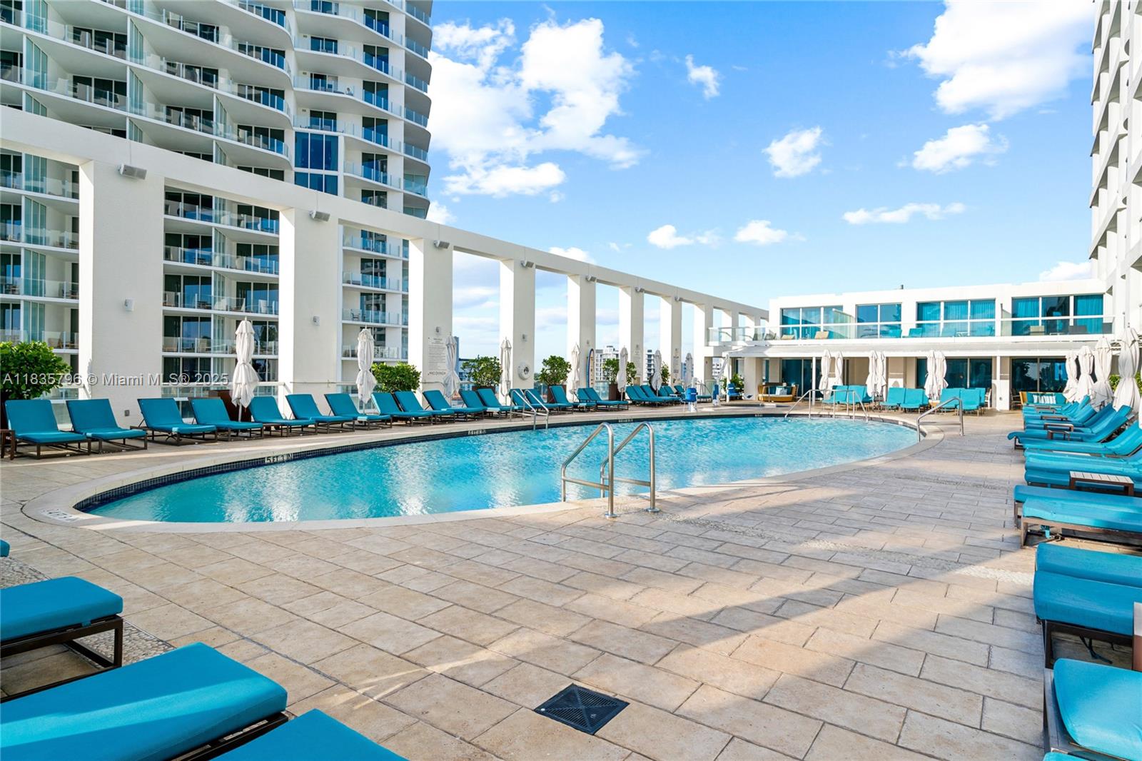 551 FLB CONDOMINIUM HOTEL - Residential