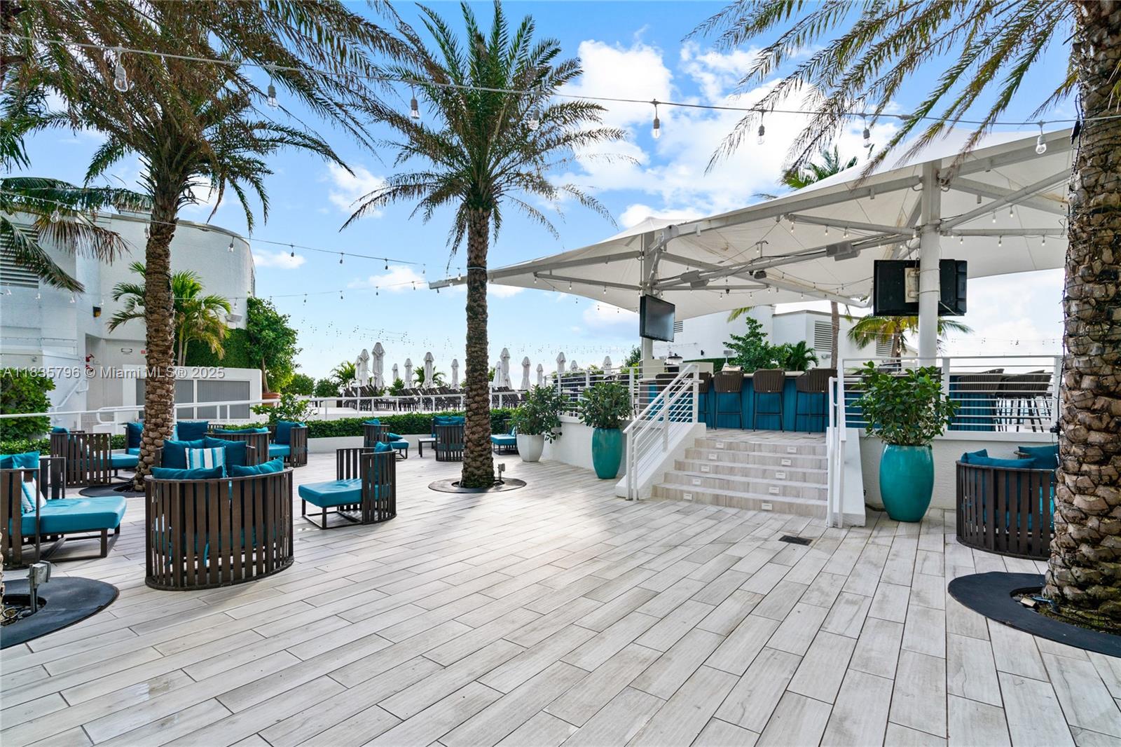 551 FLB CONDOMINIUM HOTEL - Residential