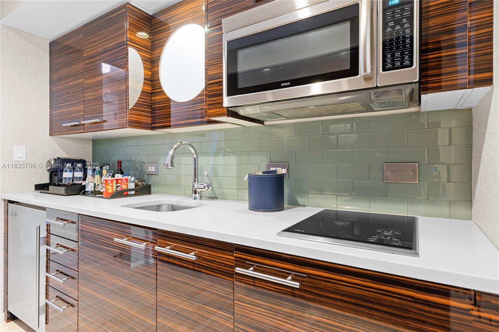 551 FLB CONDOMINIUM HOTEL - Residential