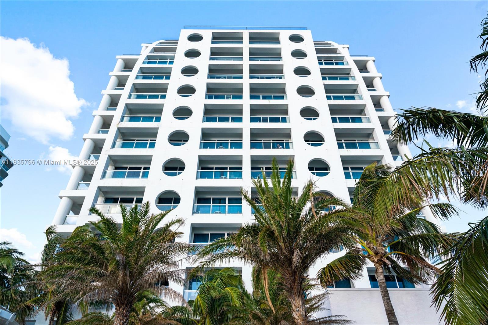 551 FLB CONDOMINIUM HOTEL - Residential