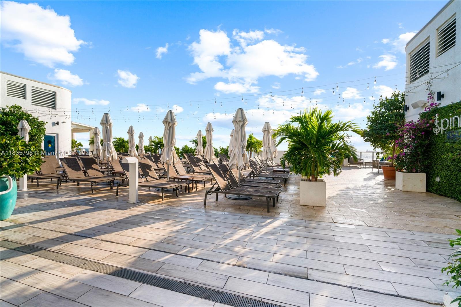 551 FLB CONDOMINIUM HOTEL - Residential