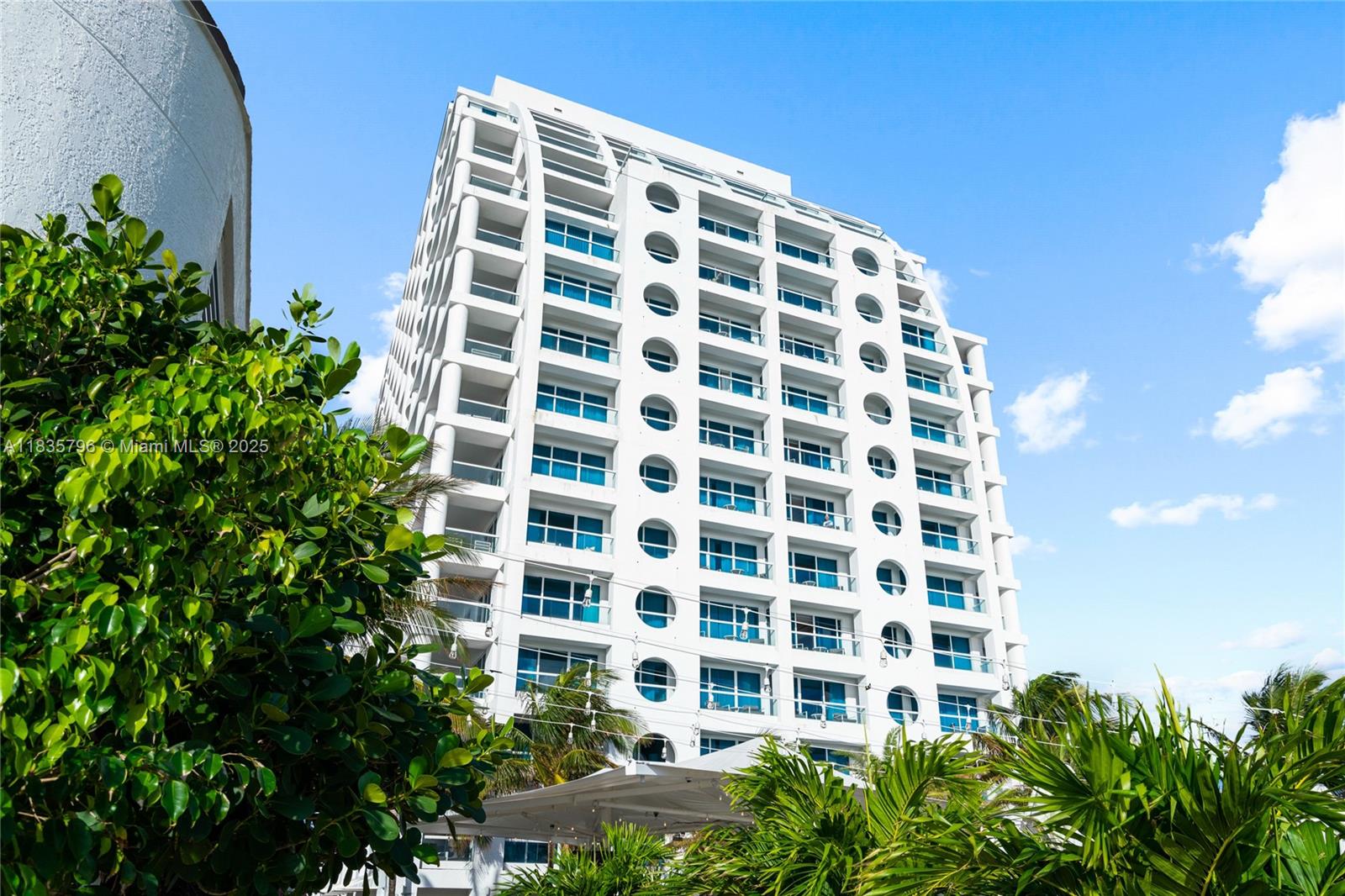 551 FLB CONDOMINIUM HOTEL - Residential