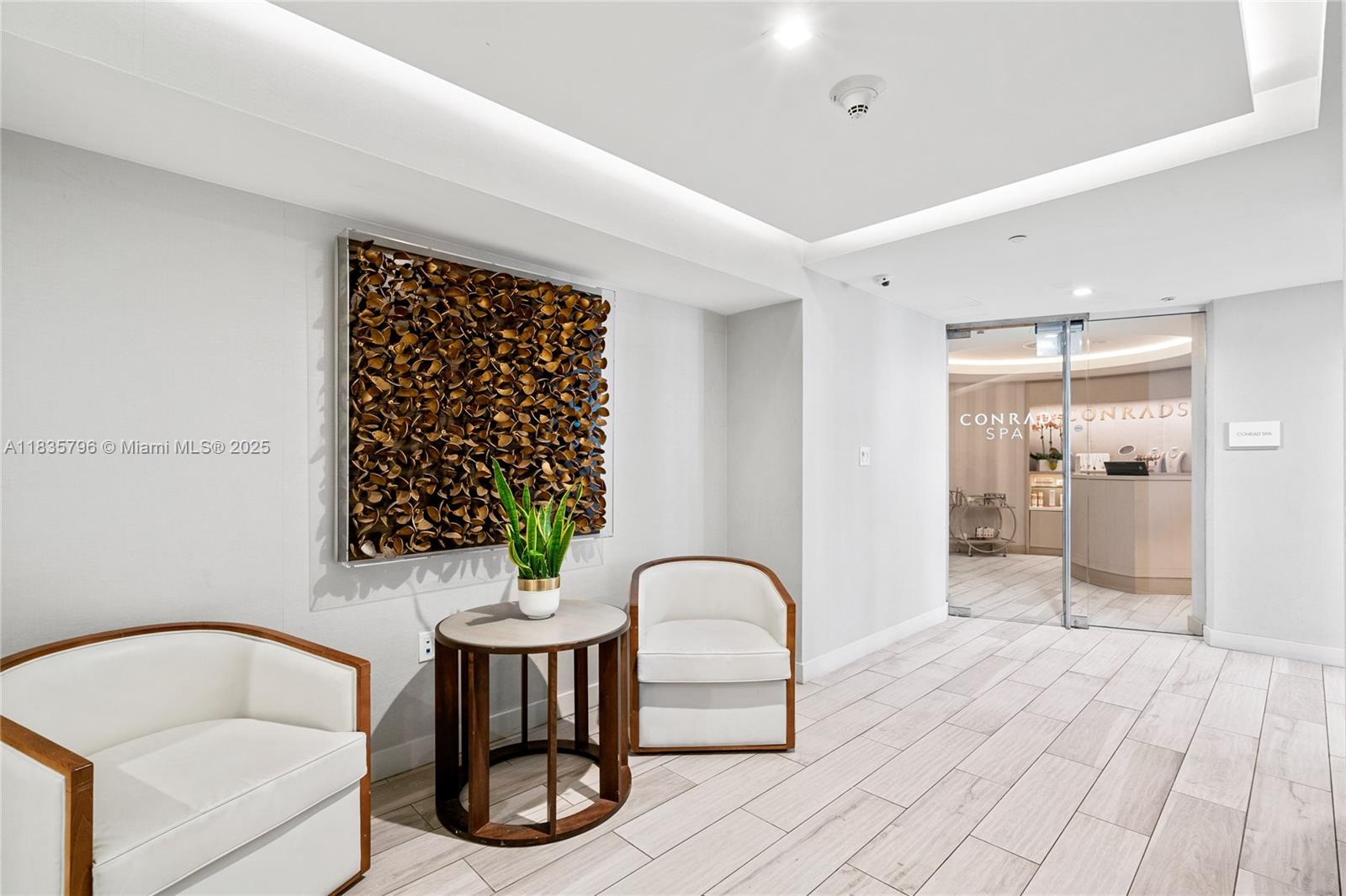 551 FLB CONDOMINIUM HOTEL - Residential