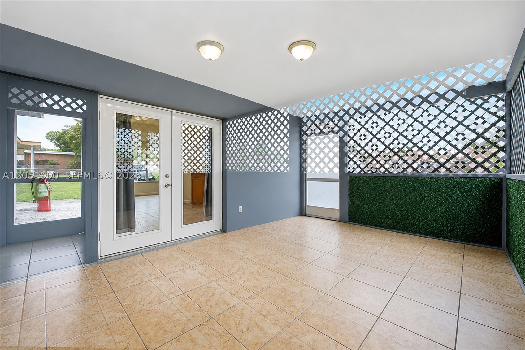 SUNSET ISLES SEC 2 - Residential