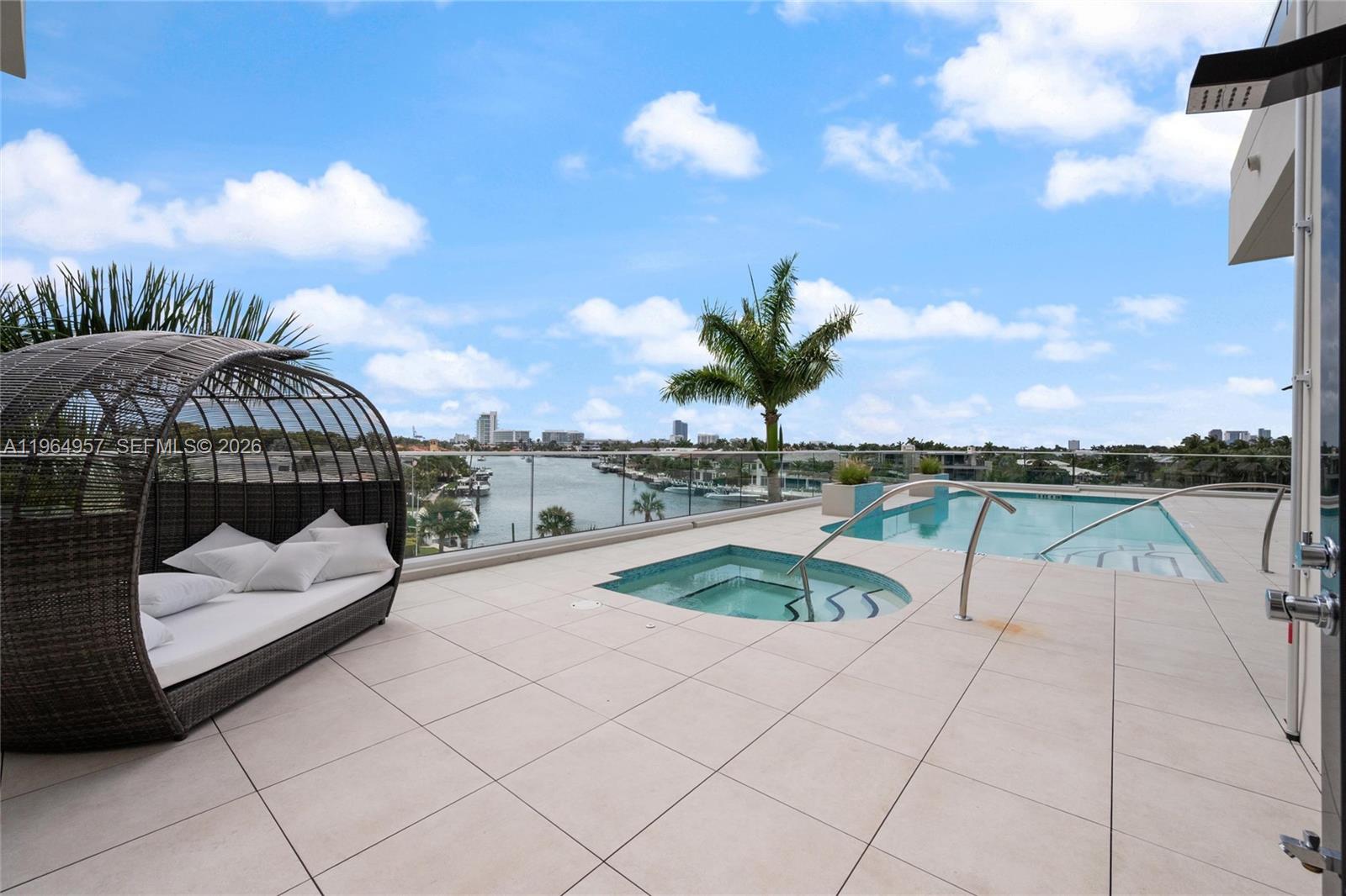HARBOURAGE PLACE CONDO - Residential