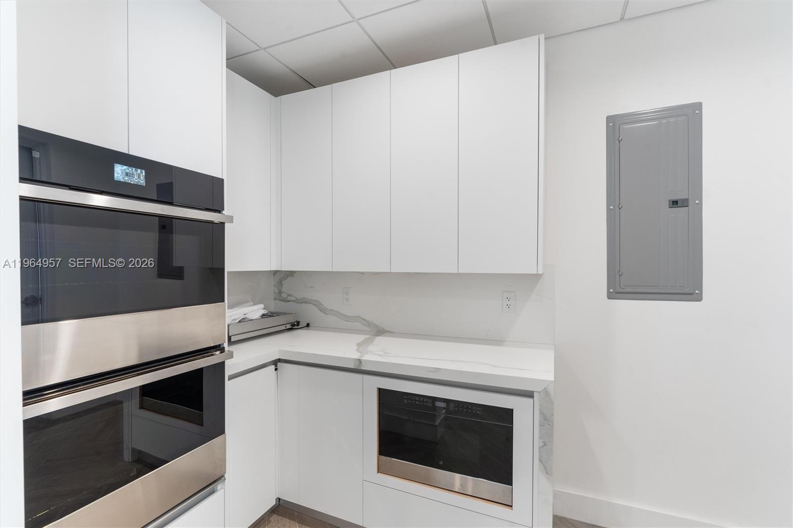 HARBOURAGE PLACE CONDO - Residential
