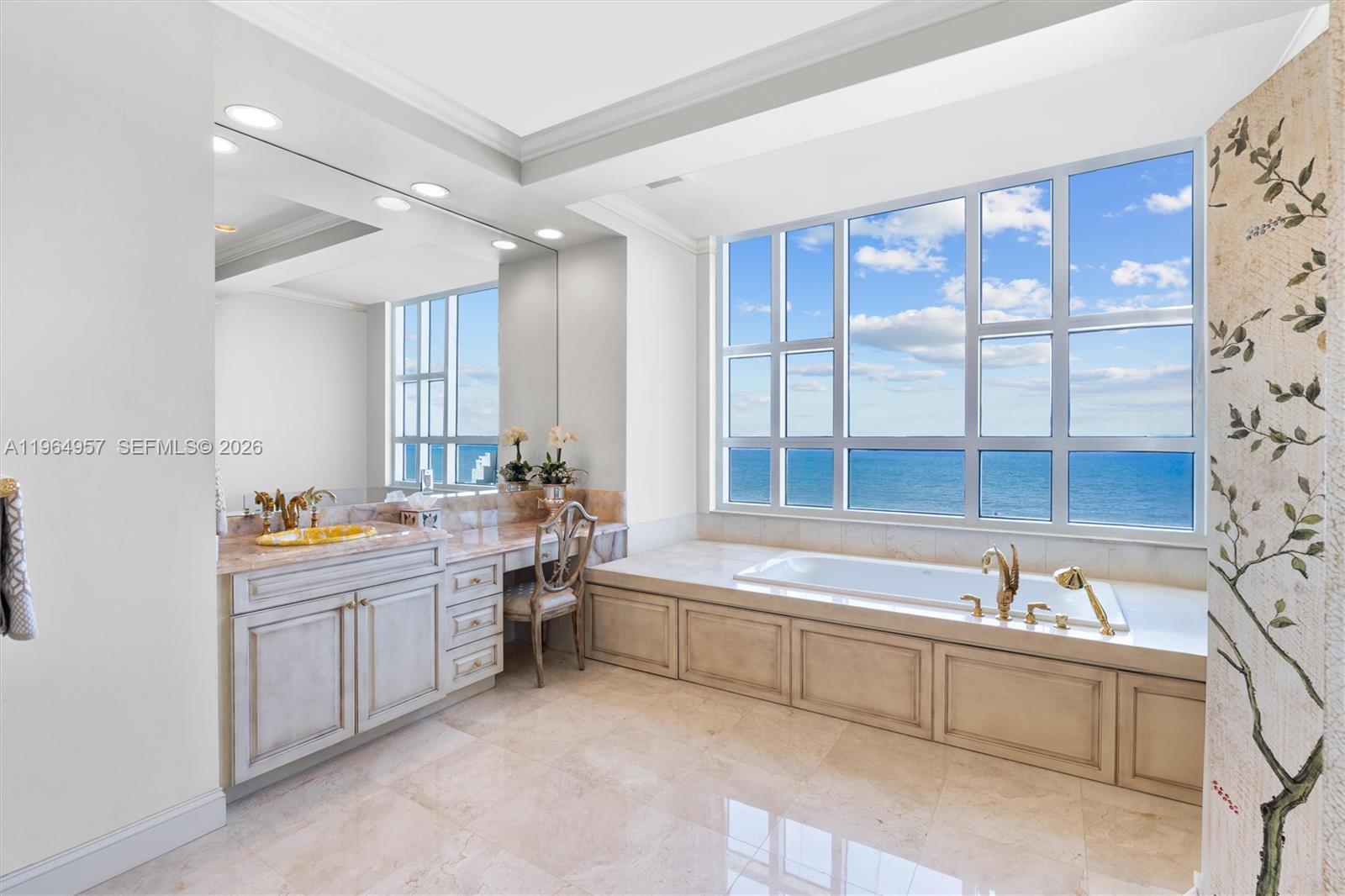 HARBOURAGE PLACE CONDO - Residential