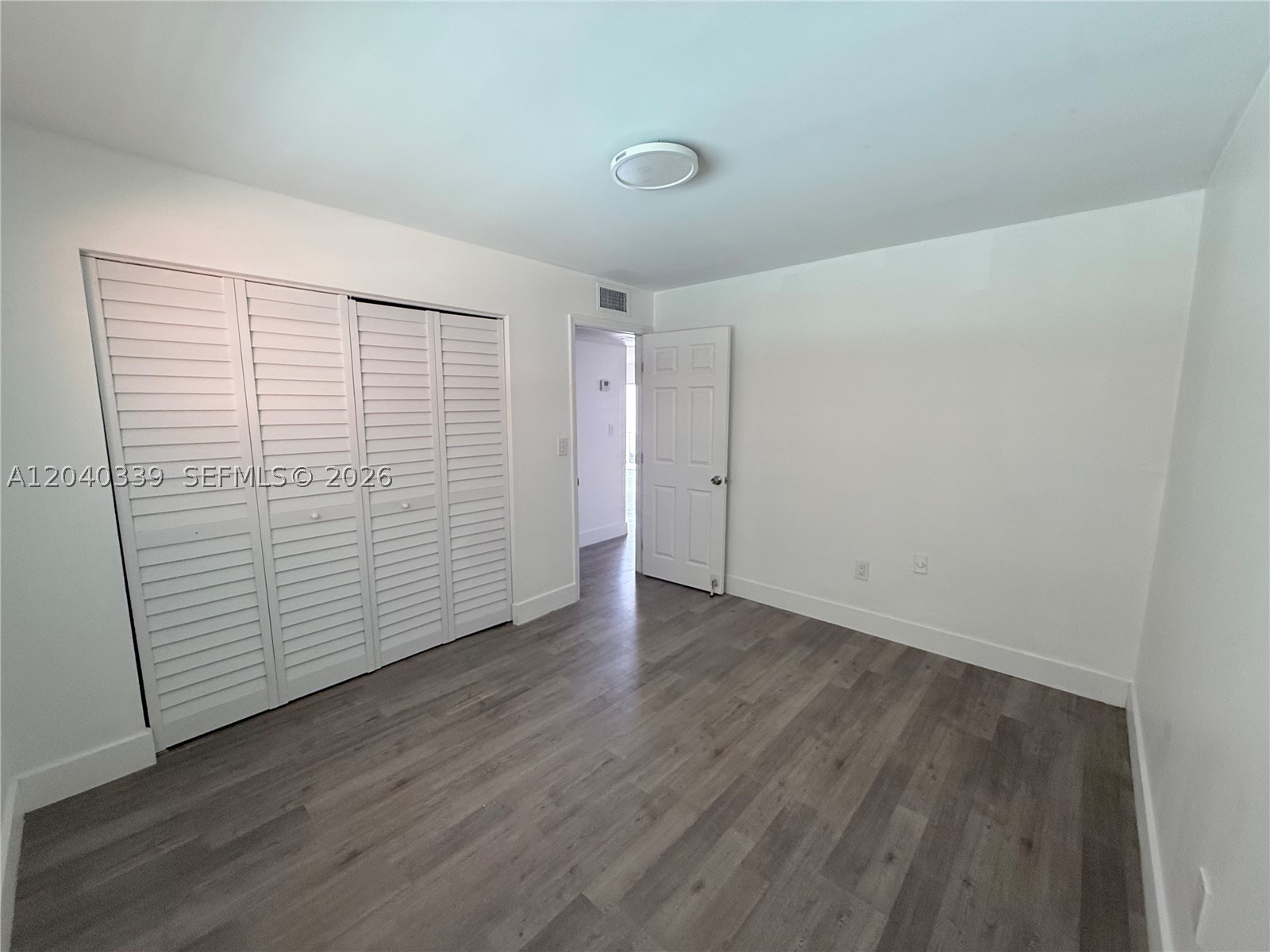 INTERNATIONAL CONDO - Residential