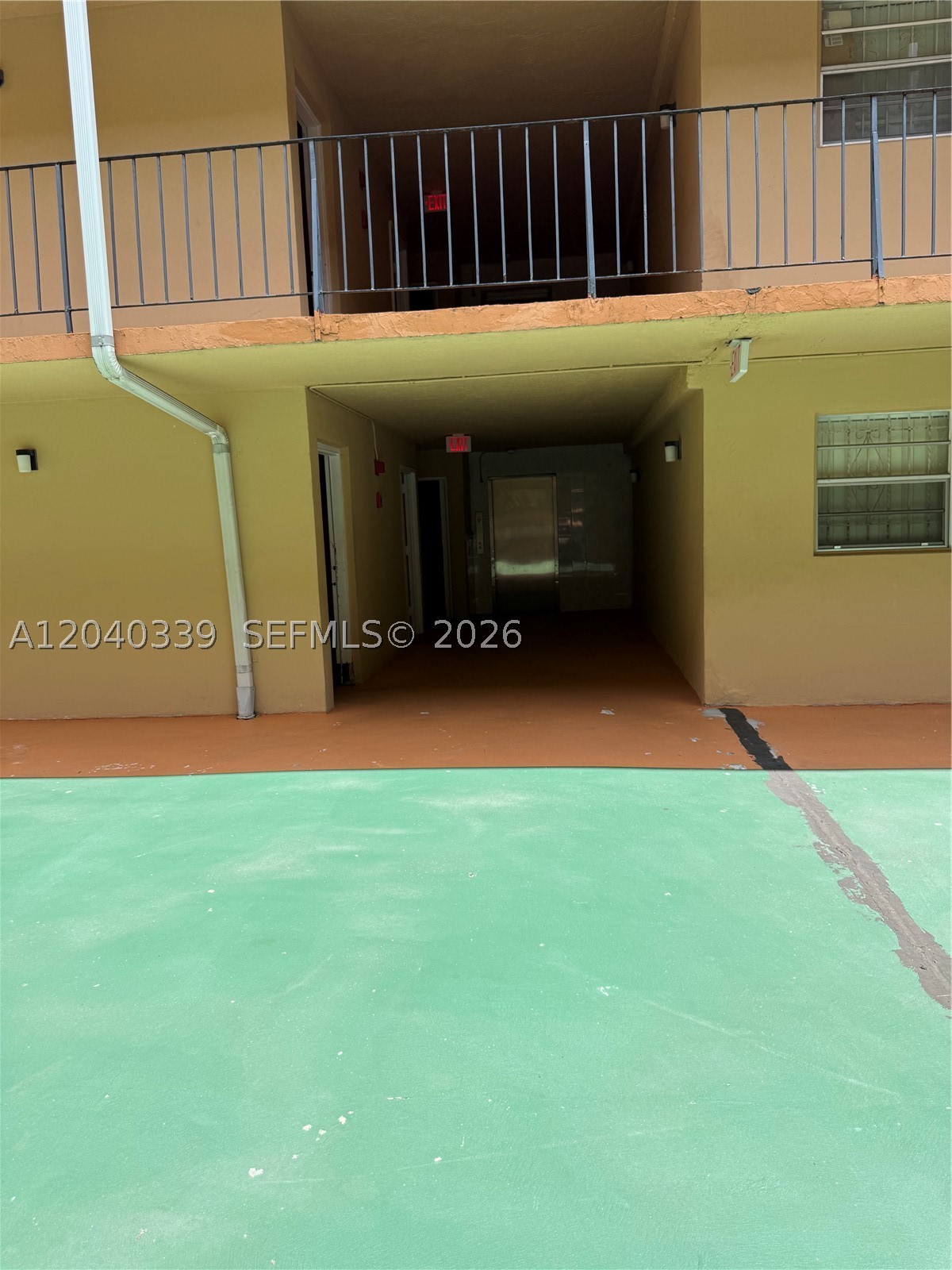 INTERNATIONAL CONDO - Residential