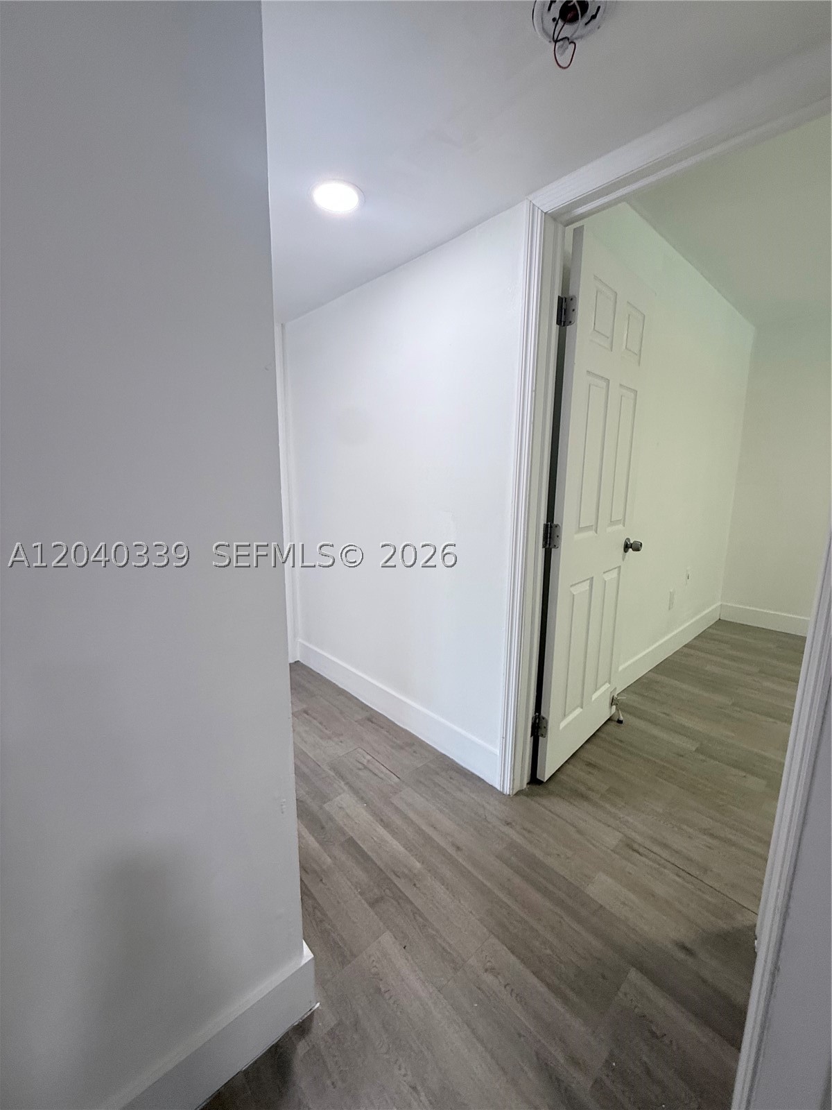INTERNATIONAL CONDO - Residential