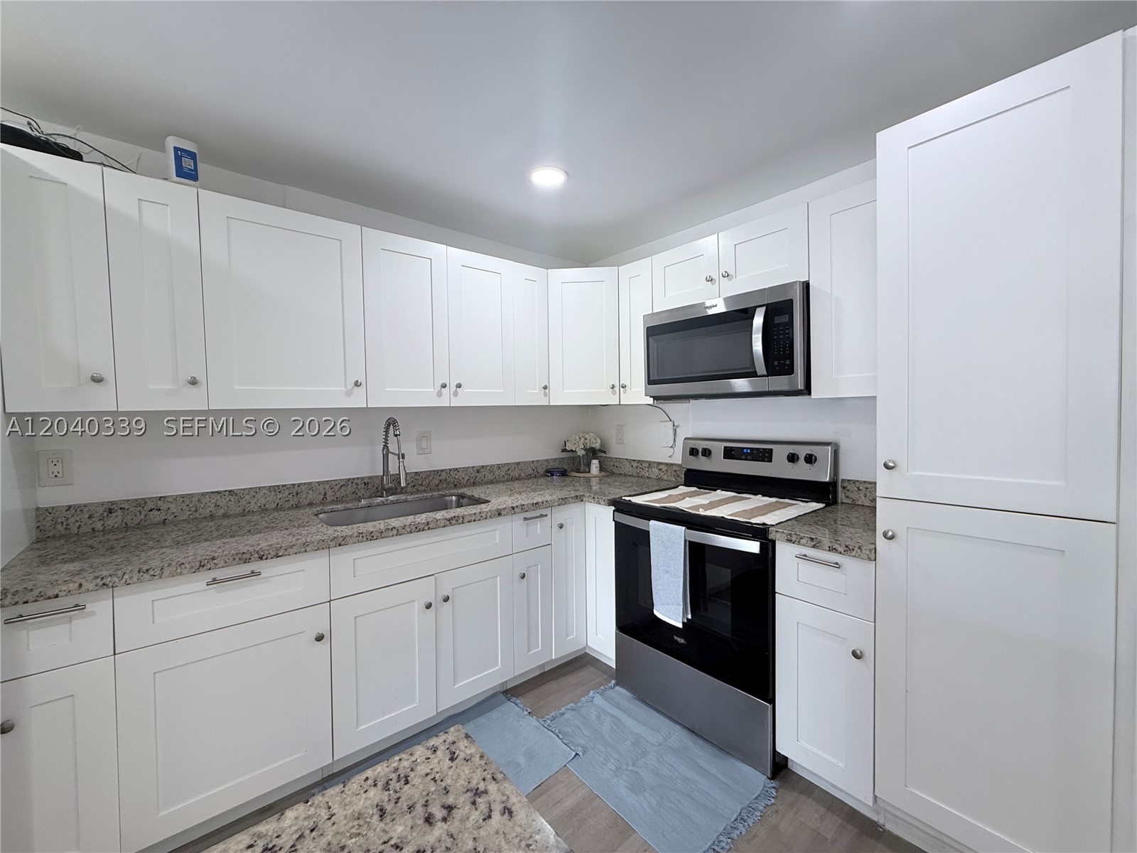 INTERNATIONAL CONDO - Residential