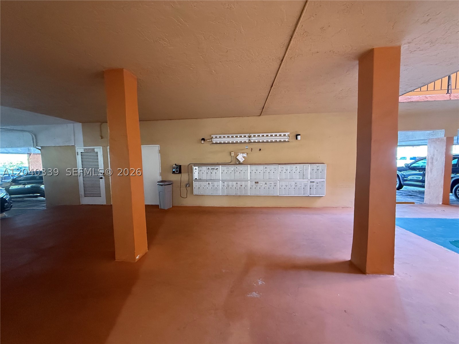 INTERNATIONAL CONDO - Residential