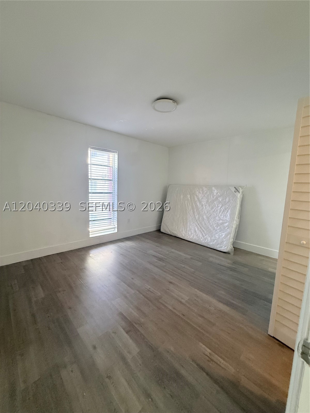 INTERNATIONAL CONDO - Residential