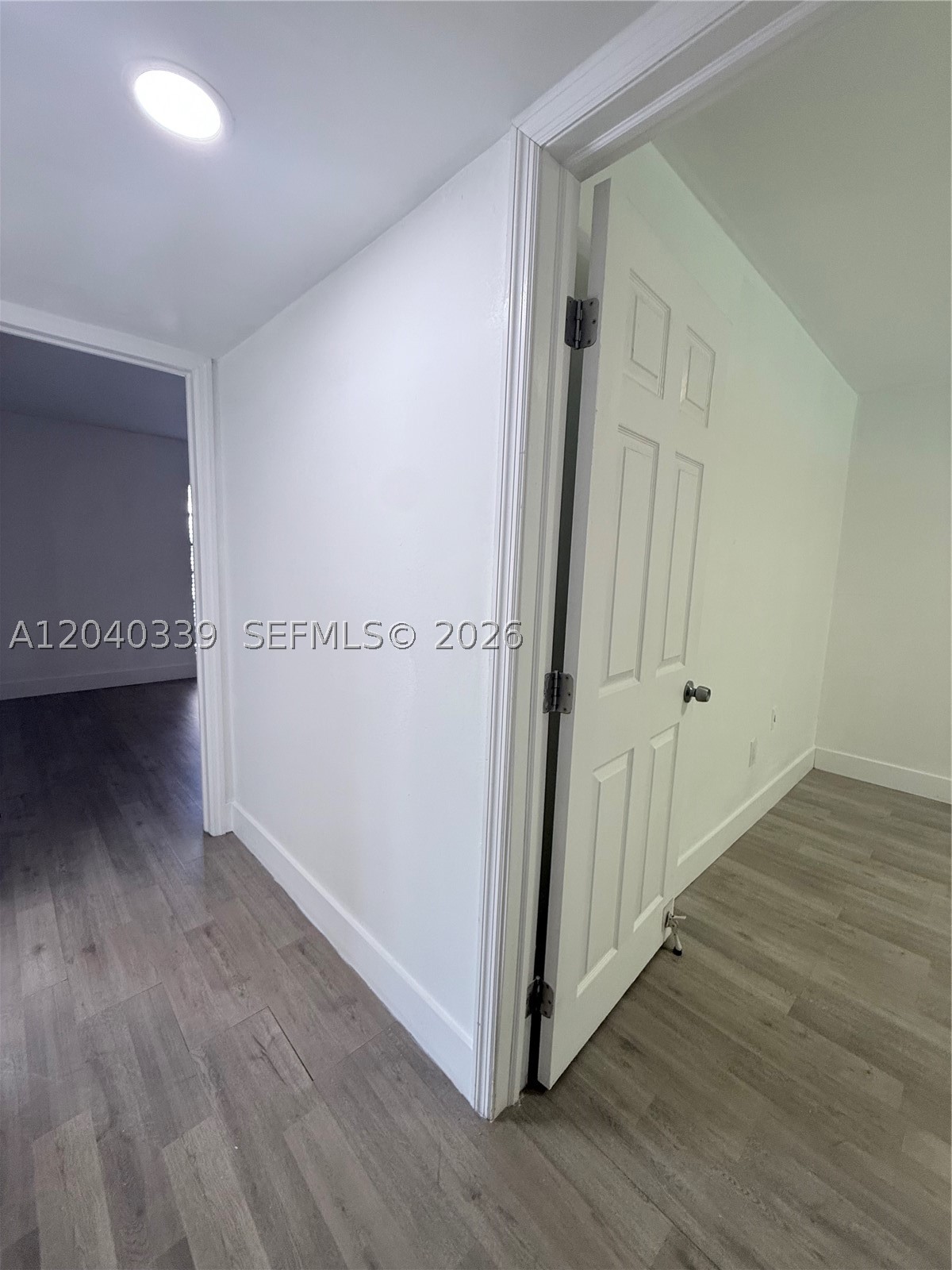 INTERNATIONAL CONDO - Residential