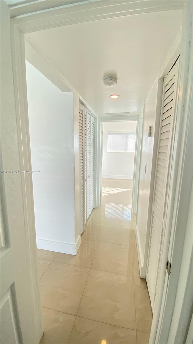 BISCAYNE BCH SUB - Residential Lease
